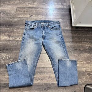Men’s Levi’s 527 SZ 36/32.‎